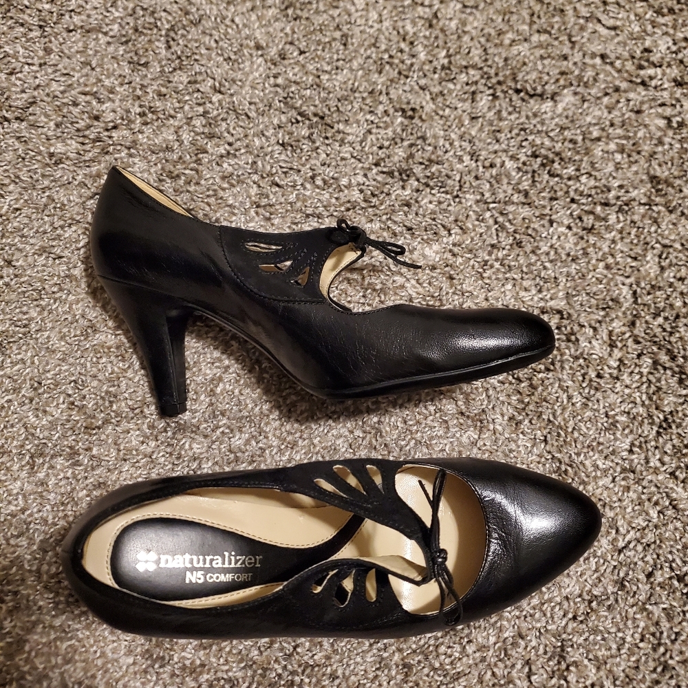 Black heels size 8.5